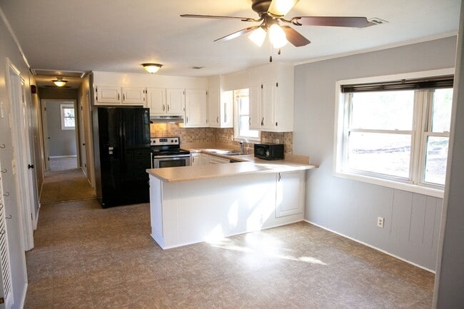 Photo - 24 Barclay Dr