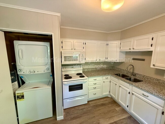 Photo - 345 Byrum St