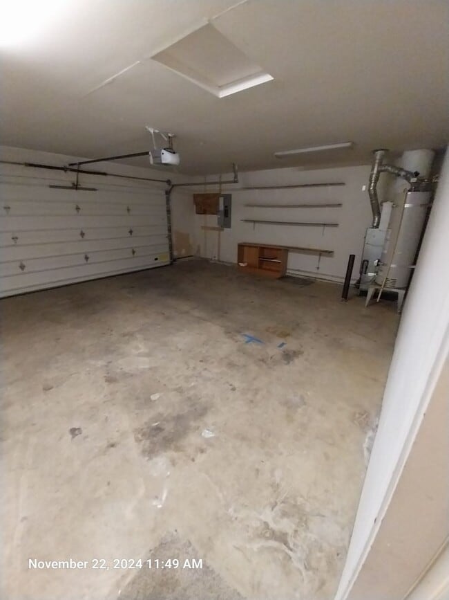 Photo - 467 NW Meadows Dr