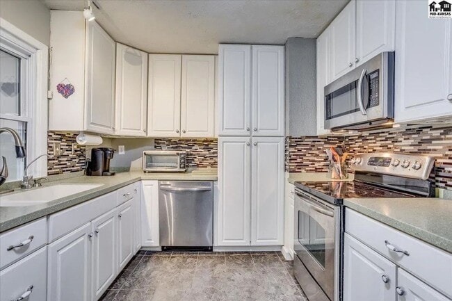 Photo - Beautiful 4-Bedroom, 1.5 Bathroom Home