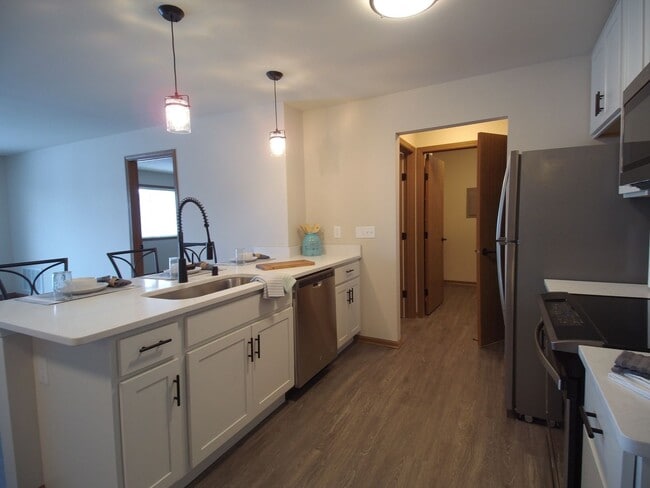 Photo - Shady Lane Apartments