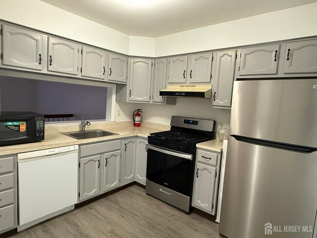 Photo - 405 Maplecrest Rd