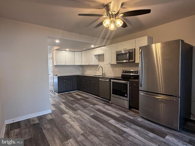 43 Park Valley Ln
