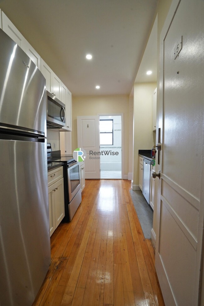 Photo - 1218 Commonwealth Ave Unit 5