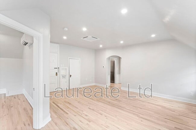 Photo - 1058 Pearl St Unidad #4