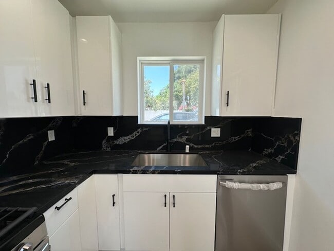 Photo - Brand new 1+1