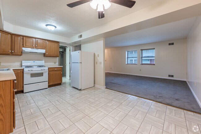2BR, 1.5BA - 850SF - Dining Room