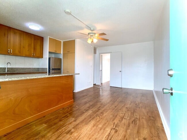 Building Photo - 3340 Campbell Ave Unit 301 Rental
