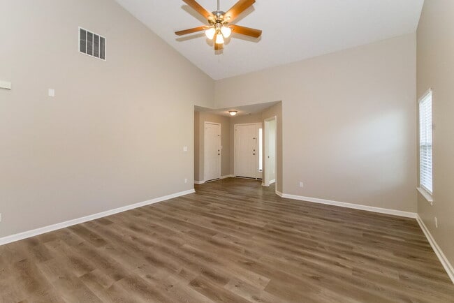 Photo - 5765 Arlington Dr