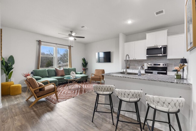 Building Photo - 101B Emilie Wy Unit SI FL1-ID1526892P