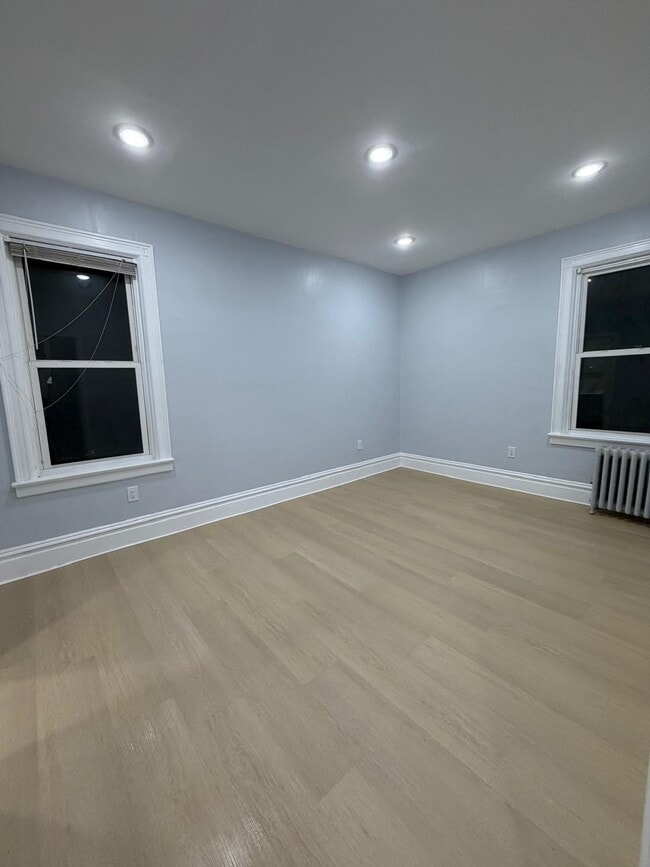 Photo - 154 W 33rd St