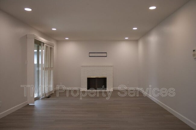 Photo - 6940 McQuillan Cir