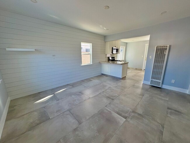 Photo - Bright and fresh Lawndale front house