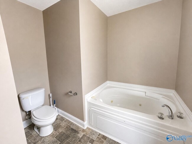 229 Shadow Ct SW