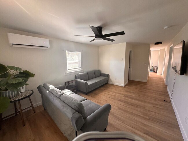 108 E James St Unit SI ID1368861P
