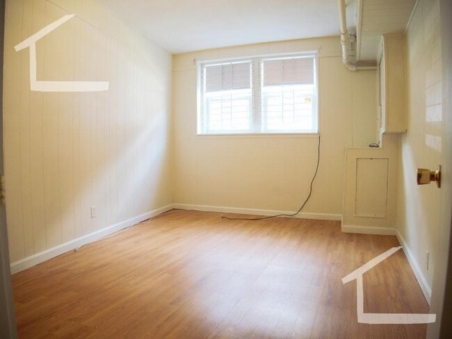 Building Photo - 119 Sutherland Rd Rental