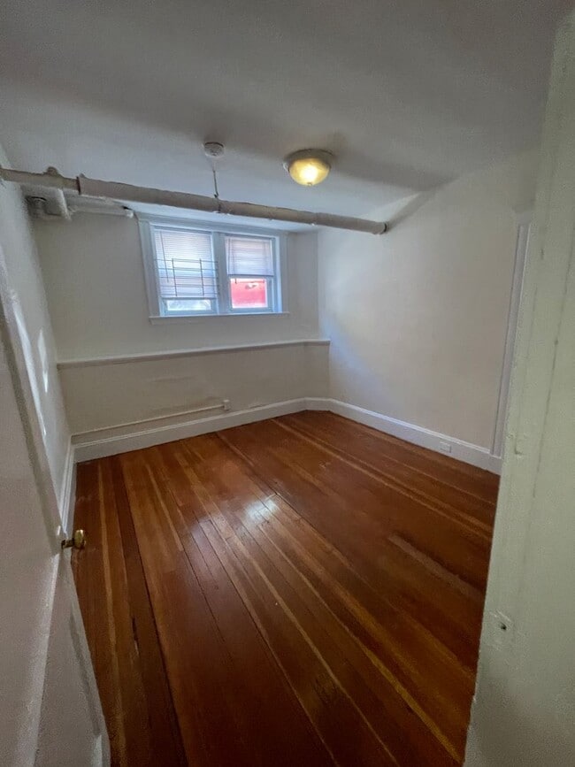 17 Barrows St