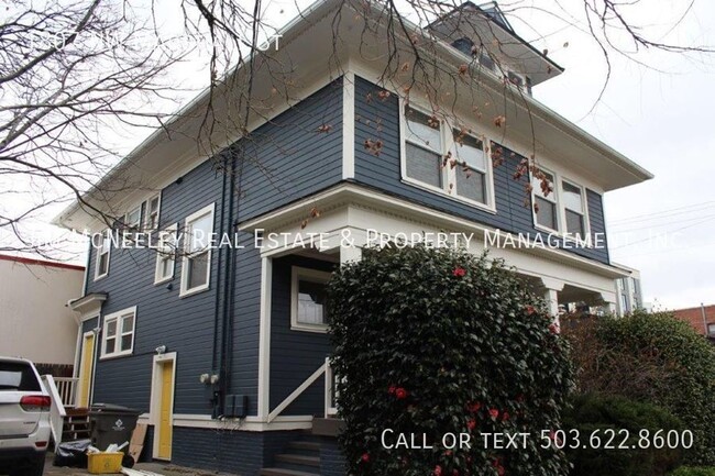 3 Bed/ 1 Bath Duplex with Finished Attic -... - 3 Bed/ 1 Bath Duplex with Finished Attic -... House