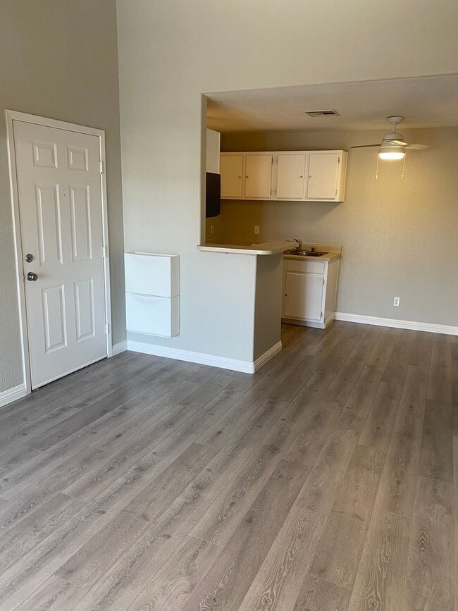 Photo - AMERICANA Property Mgmt - 1 bed Condo in Gated Community near The Strip