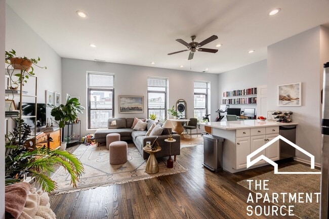 Building Photo - 1131 W Madison St Unit 3R Rental