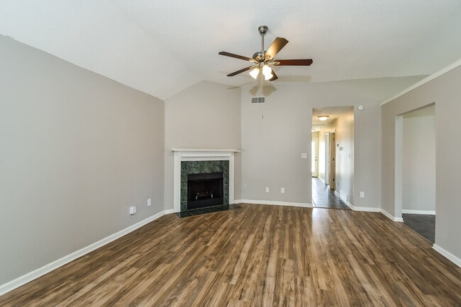 Photo - 5397 Kayla Dr