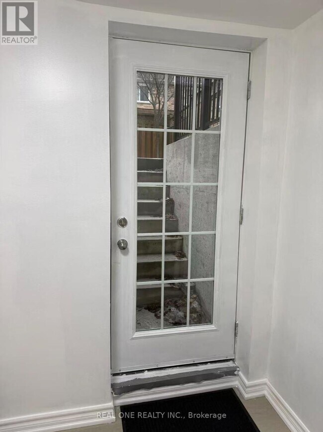 Photo - 826 Winterton Way