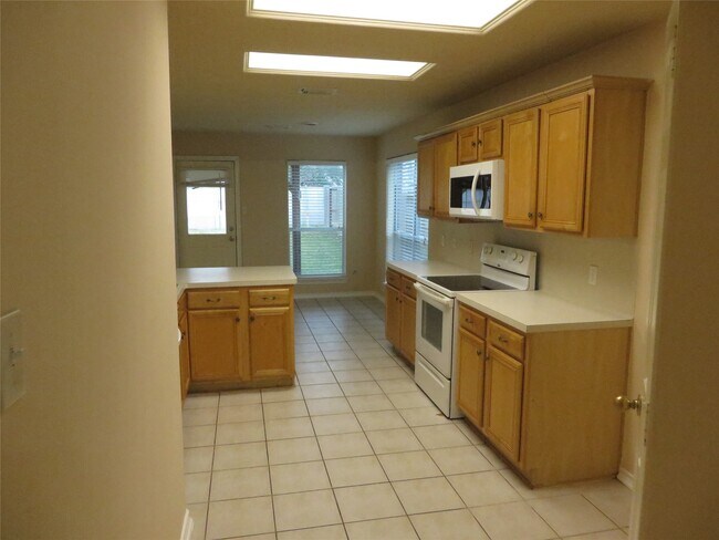 Photo - 15331 Ochre Leaf Trail