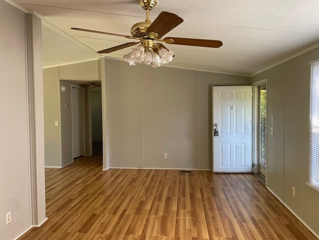 Photo - 3 BED, 2 BATH MOBILE HOME