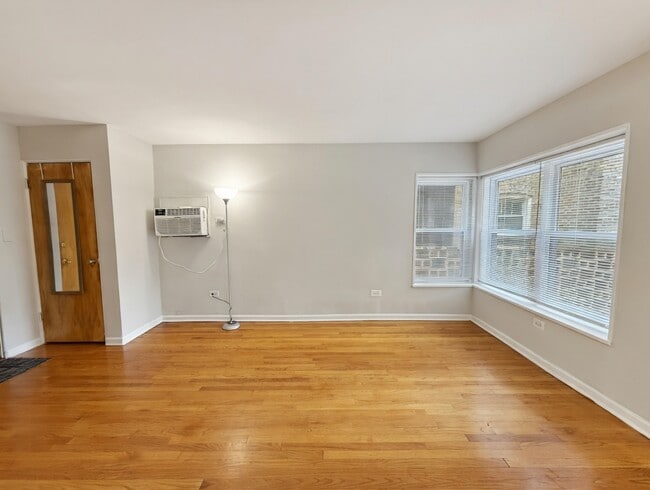 Photo - 6535 N Mozart St Unit 1F