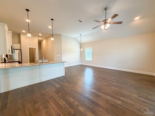 Photo - 5841 Winifred Ave