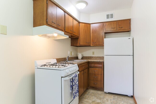 1BR, 2BA - 520SF