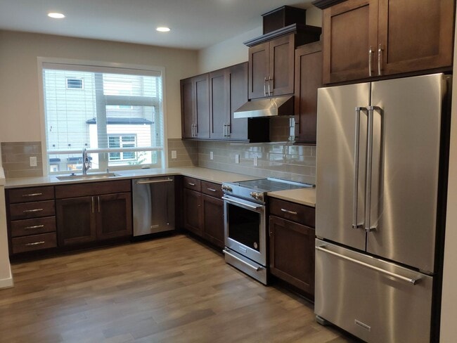 Photo - 3 bd 3 bath townhome Issaquah highlands