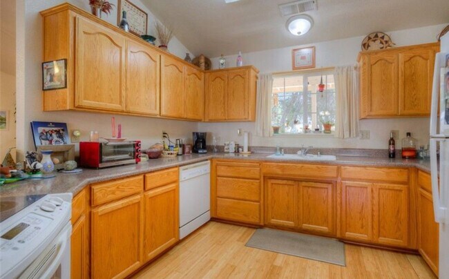 Photo - 449 Silver Leaf Dr