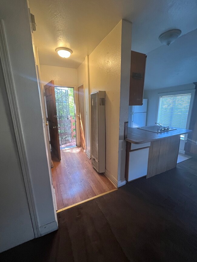 Interior - 731 Lucas Ave Unit B