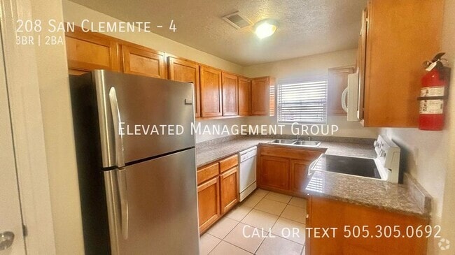 Building Photo - 208 San Clemente Ave Unit 4 Rental