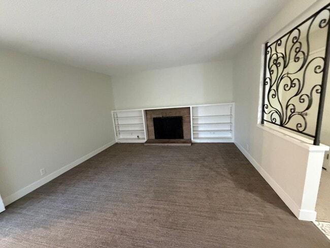 Photo - 1270-1272 Meredith Way Unit 1272