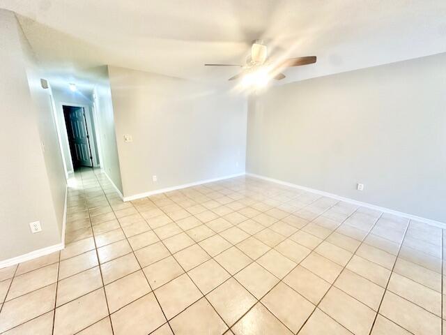 Photo - 947 Tray Dr