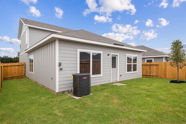 5910 Peony Pl