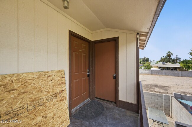 436 W Clark St Unit 202