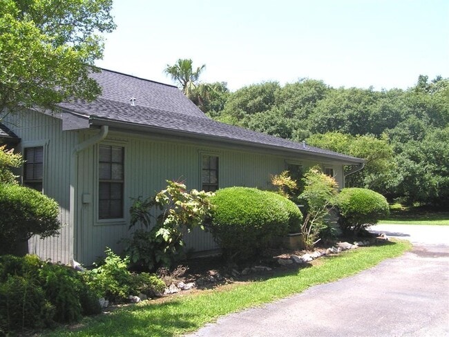 Building Photo - 7102 Pearson Rd