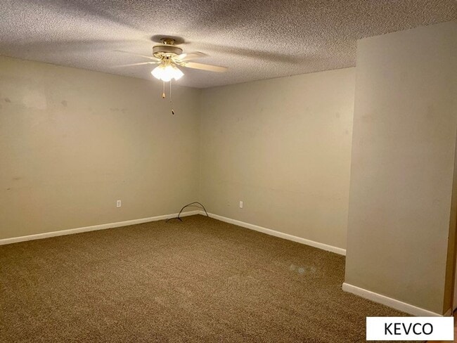 Photo - Great Three Bed in Campus West!