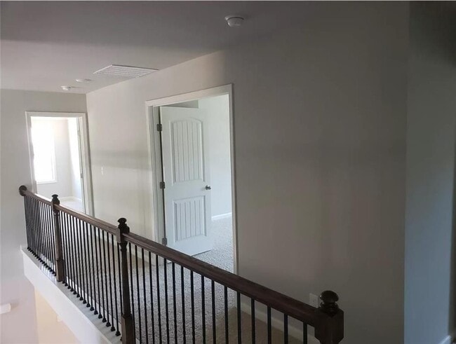 Photo - 2033 Hamilton Lake Pkwy