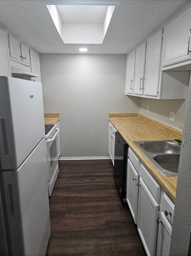 Photo - 3835 Tanglewilde St Unit 3835