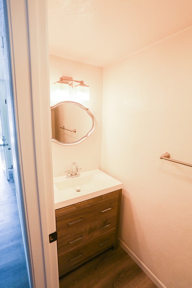 Townhome half bath