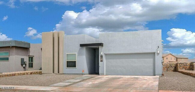 Photo - 992 Stamfordham Dr