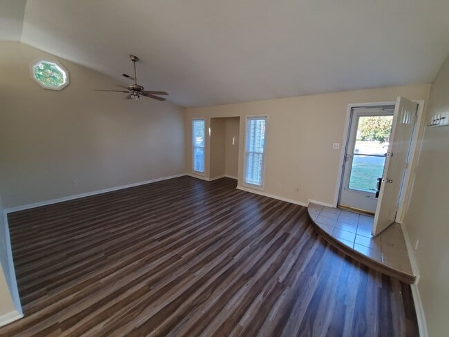 Photo - Cozy Single Family Ranch in Timberlake Nei...