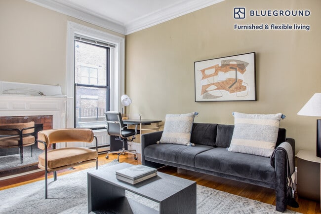 Building Photo - 226 Newbury St Rental