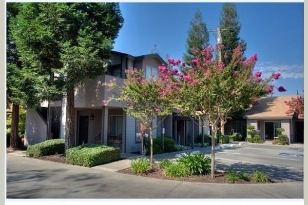 Building Photo - Arbor Manor