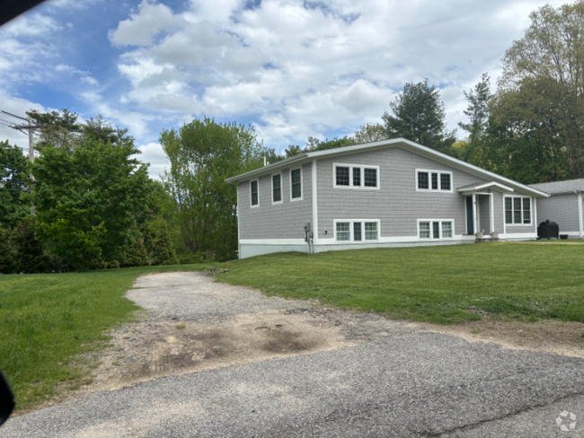 Building Photo - 4 Maplecrest Dr Unit 2 Rental