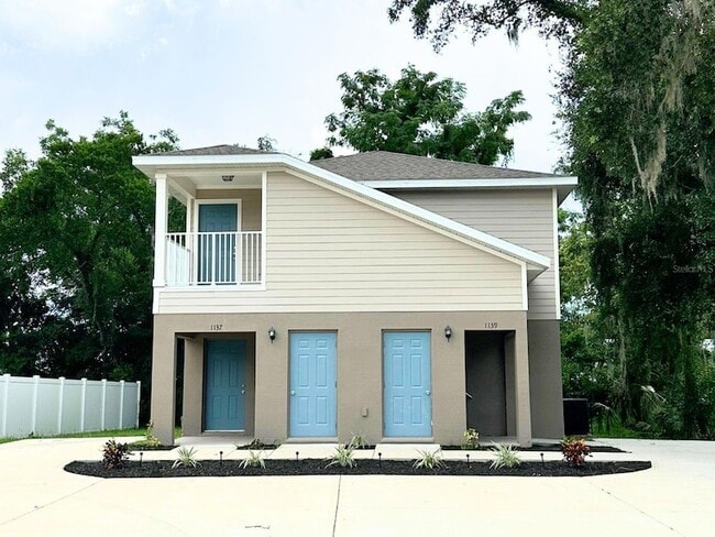 Building Photo - 1137 Sycamore St
